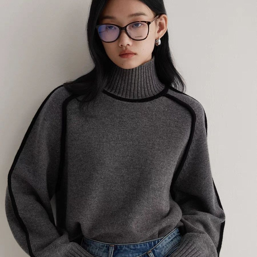 Emily | Soft Cashmere Turtleneck