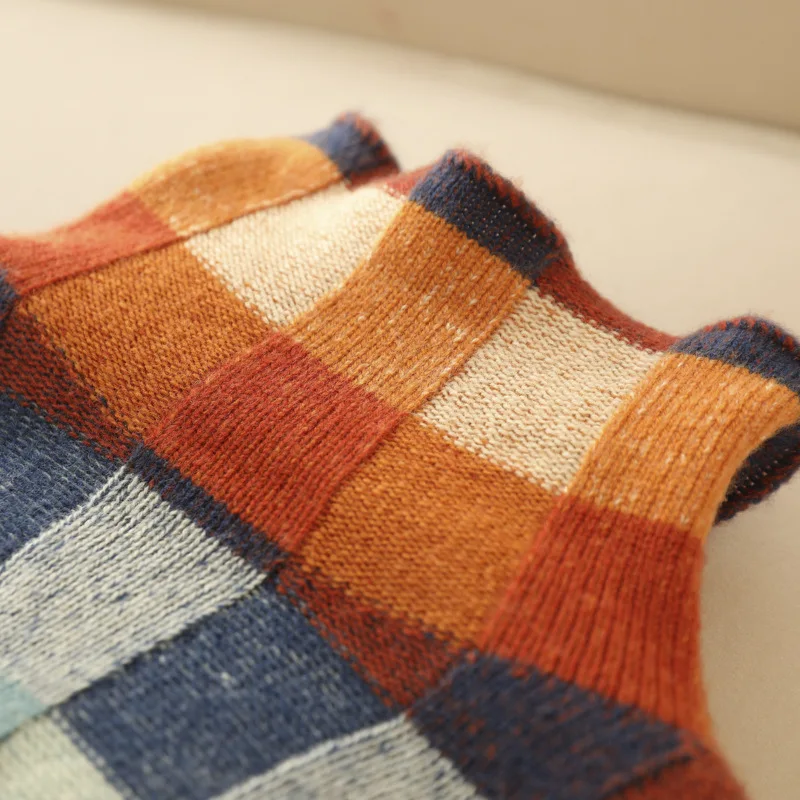Sara | Turtleneck patchwork pattern