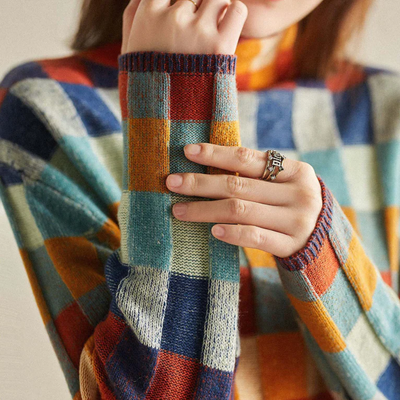 Sara | Turtleneck patchwork pattern